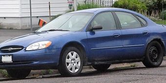 Ford Taurus 2000–2007
