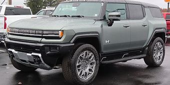 GMC Hummer EV SUV 2023–2025