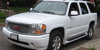GMC Yukon 2000–2006