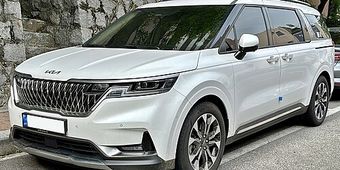 Kia Carnival 2022–2025