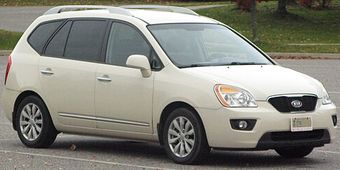 Kia Rondo 2007–2012