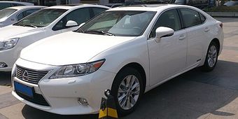 Lexus ES 2013–2018