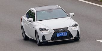 Lexus IS 2014–2021