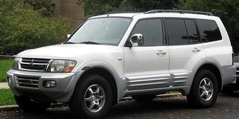 Mitsubishi Montero 2001–2006