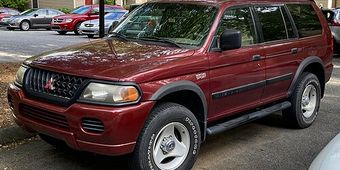 Mitsubishi Montero Sport 1997–2004