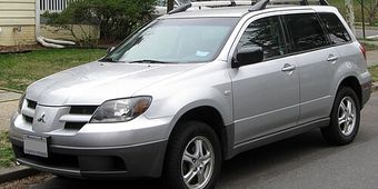 Mitsubishi Outlander 2003–2006