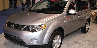 Mitsubishi Outlander 2007–2013