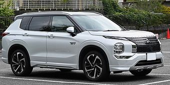 Mitsubishi Outlander PHEV 2022–2025