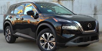 Nissan Rogue 2021–2025
