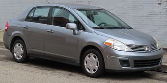 Nissan Versa 2007–2012