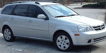 Suzuki Forenza 2004–2008