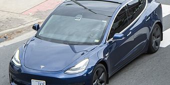 Tesla Model 3 2017–2023