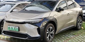 Toyota bZ4X EV 2023–2025