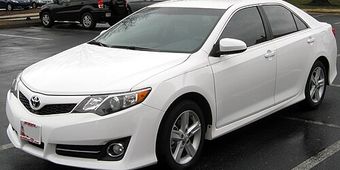Toyota Camry 2012–2017