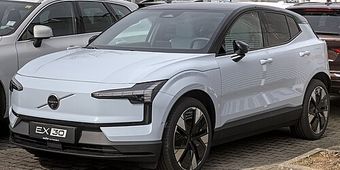 Volvo EX30 EV 2024–2025